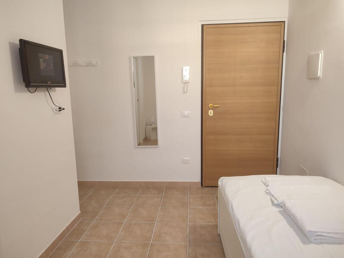 Via Cavour Hotel ลาควิลา ภายนอก รูปภาพ